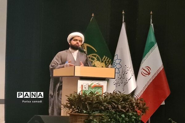 آیین اختتامیه یازدهمین دوره نمایشگاه‌های دانش آموزی مدرسه انقلاب شهر تهران