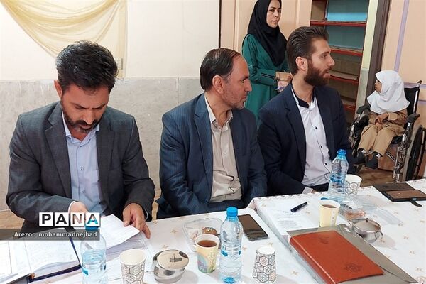 بازدید شورای آموزش و پرورش شهرستان قرچک از مدرسه استثنایی زنده یاد منصوری