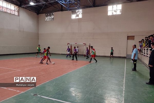 برگزاری مسابقات فوتسال جام سپاس معلم در آموزش و پرورش رودهن