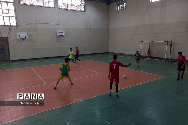 برگزاری مسابقات فوتسال جام سپاس معلم در آموزش و پرورش رودهن