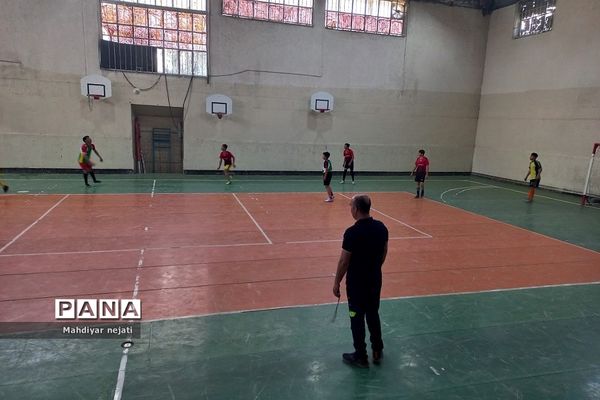 برگزاری مسابقات فوتسال جام سپاس معلم در آموزش و پرورش رودهن