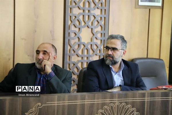 جلسه ستاد کنگره ملی ۶۵۴۴ شهید استان لرستان