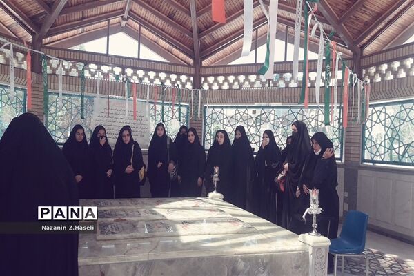 بازدید دانش‌آموزان دبیرستان حضرت خدیجه جعفرآباد قم از دانشگاه‌ها