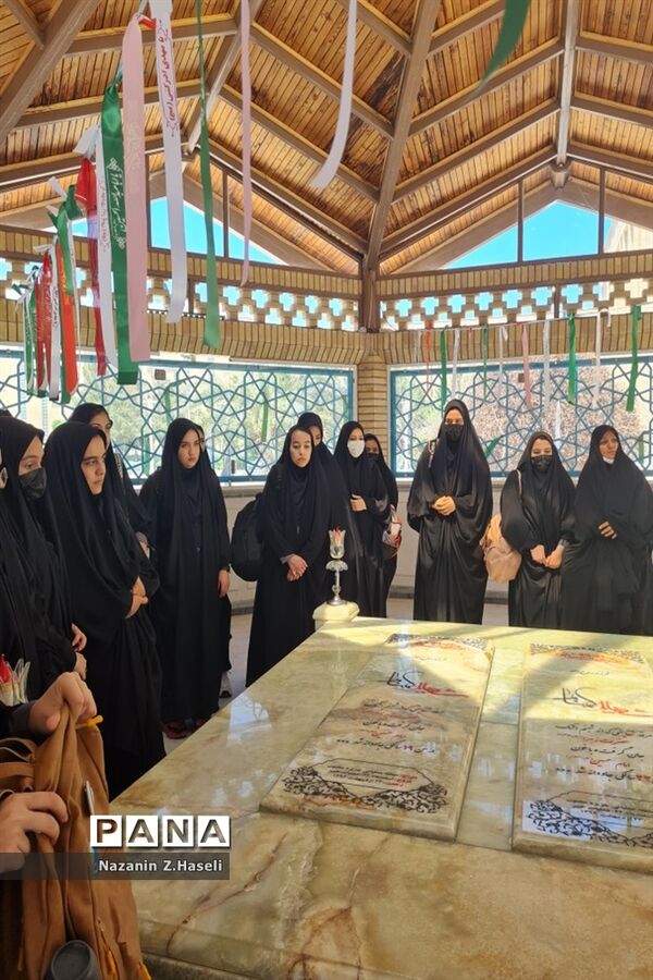 بازدید دانش‌آموزان دبیرستان حضرت خدیجه جعفرآباد قم از دانشگاه‌ها