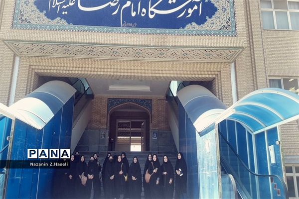 بازدید دانش‌آموزان دبیرستان حضرت خدیجه جعفرآباد قم از دانشگاه‌ها