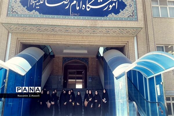 بازدید دانش‌آموزان دبیرستان حضرت خدیجه جعفرآباد قم از دانشگاه‌ها