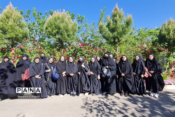 بازدید دانش‌آموزان دبیرستان حضرت خدیجه جعفرآباد قم از دانشگاه‌ها