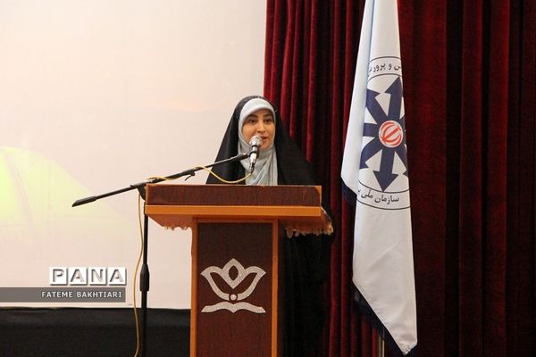 تقدیر از رتبه‌های برتر بیست‌و‌هشتمین کنگره سراسری قرآن کریم مدارس استعدادهای درخشان  در ناحیه یک شهرری