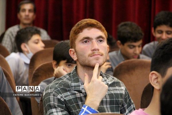 تقدیر از رتبه‌های برتر بیست‌و‌هشتمین کنگره سراسری قرآن کریم مدارس استعدادهای درخشان  در ناحیه یک شهرری