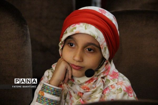 تقدیر از رتبه‌های برتر بیست‌و‌هشتمین کنگره سراسری قرآن کریم مدارس استعدادهای درخشان  در ناحیه یک شهرری