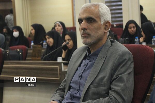 همایش تجلیل از فرهیختگان حوزه سلامت مدارس قم