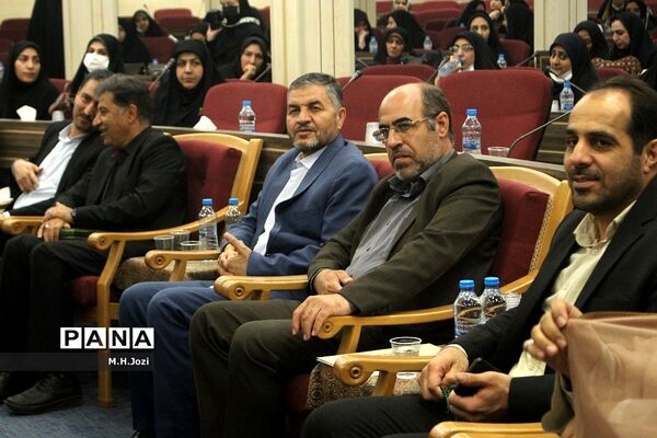 همایش تجلیل از فرهیختگان حوزه سلامت مدارس قم