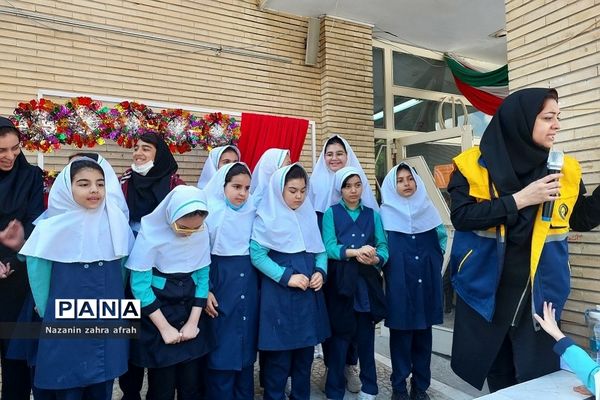 آموزش نحوه مصرف درست انرژی برق و ساعات اوج مصرف در دبستان دخترانه سما۲ رودهن