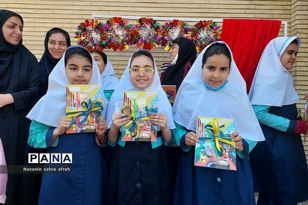 آموزش نحوه مصرف درست انرژی برق و ساعات اوج مصرف در دبستان دخترانه سما۲ رودهن