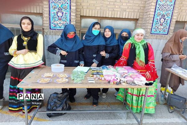 برپایی  بازارچه کارآفرینی دانش‌آموزی