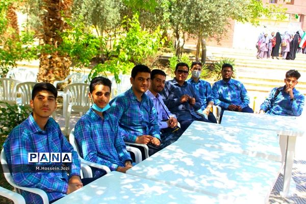 بازدید دانش‌آموزان دبیرستان آیت الله خامنه‌ای قم  از رصد خانه مریم