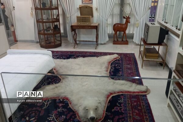 اردوی تفریحی دانش‌آموزان دبیرستان غیردولتی حدیث مهر قرچک به کاخ نیاوران