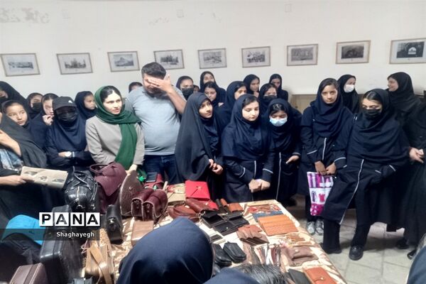 بازدید دانش‌آموزان دبیرستان عدالت شهر جوادآباد از برج علاءالدوله و مسجد جامع ورامین