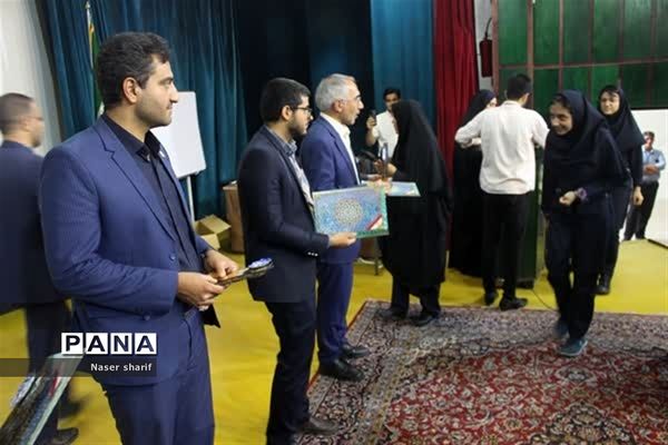 تقدیر از رتبه‌‌های برتر فرهنگی هنری دختران  ناحیه ۲ یزد