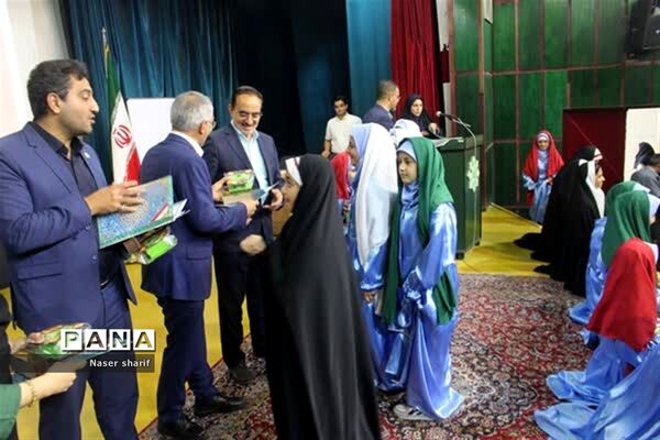 تقدیر از رتبه‌‌های برتر فرهنگی هنری دختران  ناحیه ۲ یزد