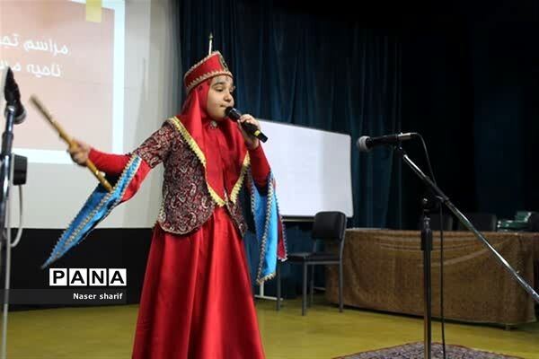 تقدیر از رتبه‌‌های برتر فرهنگی هنری دختران  ناحیه ۲ یزد