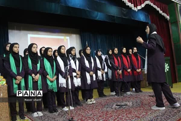 تقدیر از رتبه‌‌های برتر فرهنگی هنری دختران  ناحیه ۲ یزد