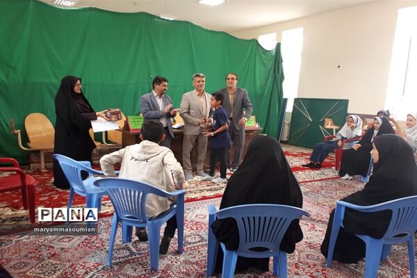 مسابقه مشاعره دانش‌آموزی در ابرکوه