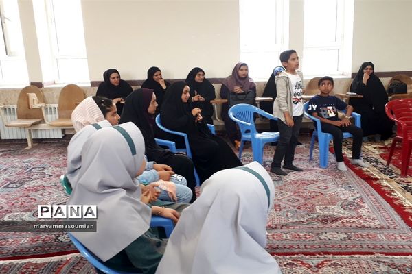 مسابقه مشاعره دانش‌آموزی در ابرکوه