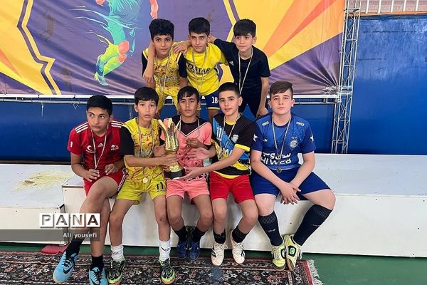 اختتامیه مسابقات ورزشی دانش‌آموزان و فرهنگیان ناحیه دو بهارستان