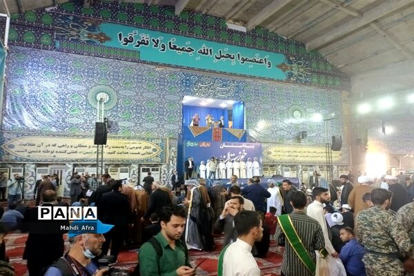 شرکت فرهنگیان و دانش آموزان بهبهانی در مراسم استقبال از رئیس جمهور در اهواز