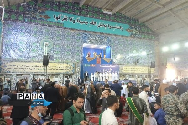 شرکت فرهنگیان و دانش آموزان بهبهانی در مراسم استقبال از رئیس جمهور در اهواز