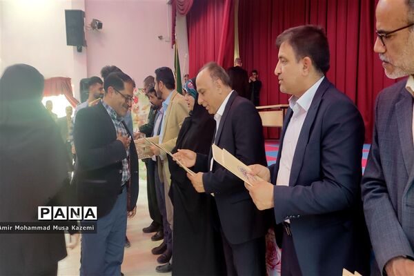تجلیل از کارگران نمونه شهرستان نایین