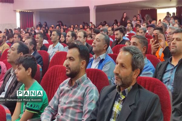تجلیل از کارگران نمونه شهرستان نایین