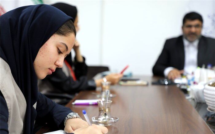 نشست خبری با خبرنگاران فعال پانای تبادکان به مناسبت هفته معلم
