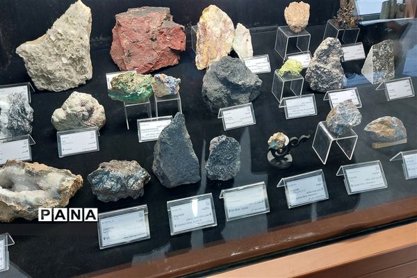 برگزاری کارگاه آشنایی با شهاب سنگ ها در پارک موزه علوم زمین مشهد