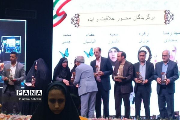 افتخار آفرینی و کسب مقام مدارس شاهد فارس در جشنواره ملی پرواز تا بی نهایت