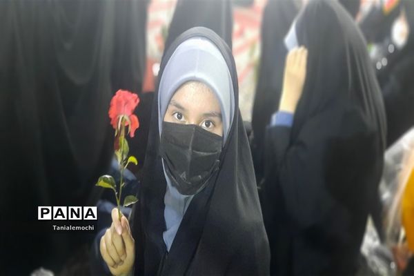 دیدار دانش آموزان مدرسه تمام تشکیلاتی پابنده ناحیه یک اهواز با آیت الله رئیسی  در مصلی اهواز