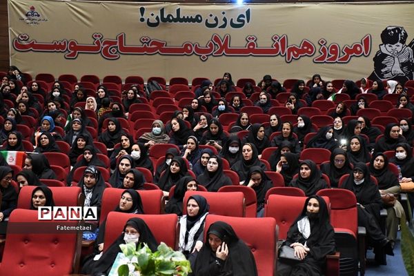 نشست صمیمی انسیه خزعلی معاون رئیس  جمهوری در امور زنان و خانواده با بانوان صنعت نفت خوزستان