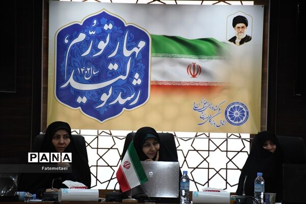 دیدار بانوان نخبه خوزستانی با معاون رئیس‌جمهوری در امور زنان و خانواده