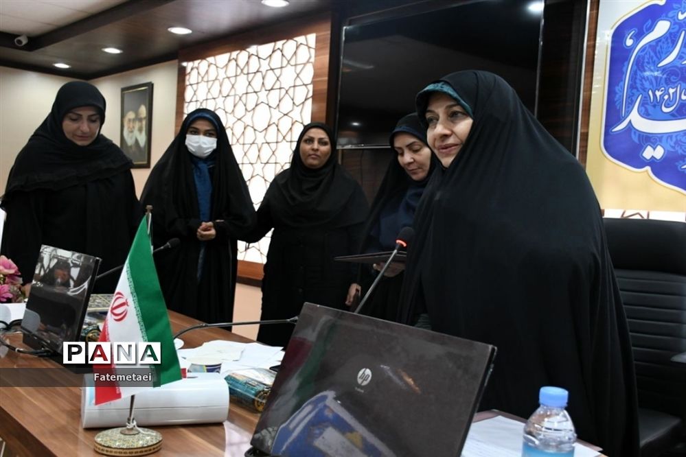 دیدار بانوان نخبه خوزستانی با معاون رئیس‌جمهوری در امور زنان و خانواده