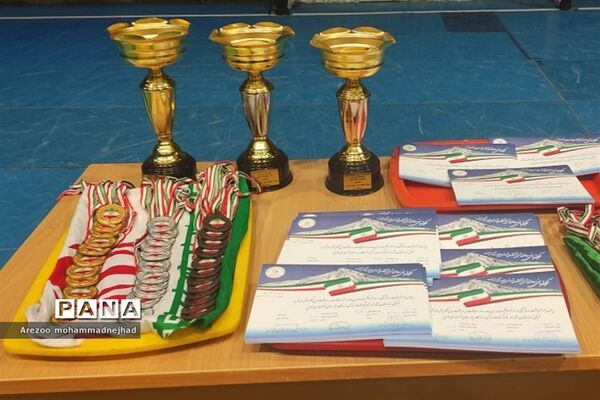 جشنواره ورزشی دخترانه رشته هندبال قرچک به میزبانی ملارد
