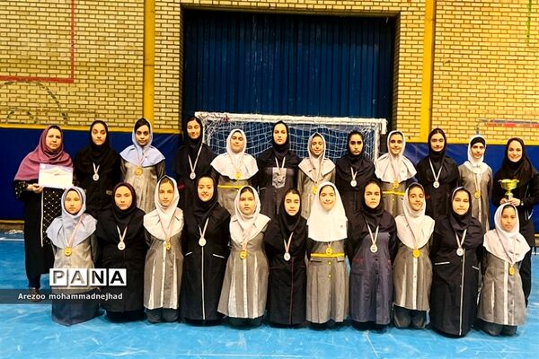 جشنواره ورزشی دخترانه رشته هندبال قرچک به میزبانی ملارد