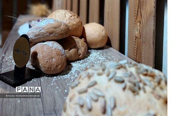 کارگاه رشته نان، شیرینی و شکلات در هنرستان کمال شهرستان قرچک