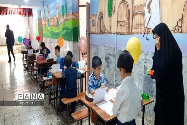 جشنواره دست نوشته‌های طلایی در دبستان شهدای فرهنگی ناحیه۷مشهد