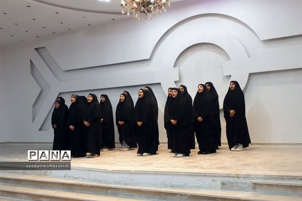 برگزاری جشنواره فرهنگی هنری امید فردا در بخش هنرهای آوایی و سرود درابرکوه