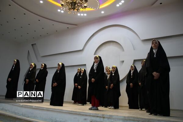 برگزاری جشنواره فرهنگی هنری امید فردا در بخش هنرهای آوایی و سرود درابرکوه