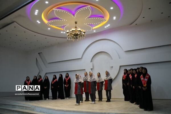 برگزاری جشنواره فرهنگی هنری امید فردا در بخش هنرهای آوایی و سرود درابرکوه