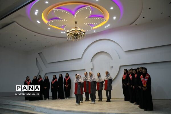برگزاری جشنواره فرهنگی هنری امید فردا در بخش هنرهای آوایی و سرود درابرکوه