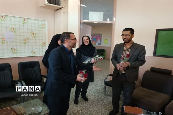 آیین تجلیل از مشاوران مرکز مشاوره رازی ملارد