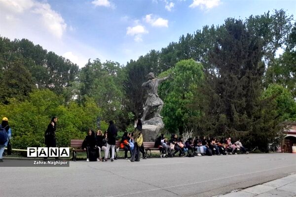 بازدید دانش‌آموزان پاکدشتی از کاخ سعدآباد